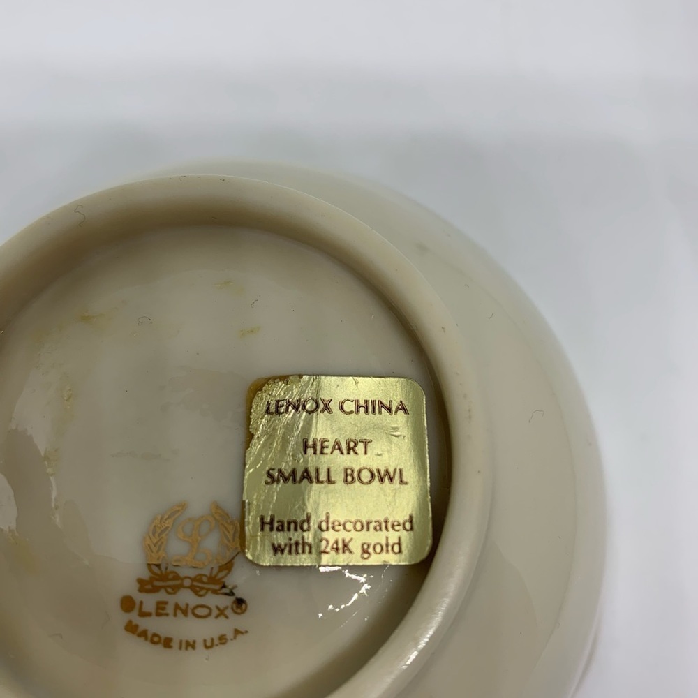 Lenox Hearts Collection Footed Small 24K Gold Trim Bowl - Picture 3 of 13